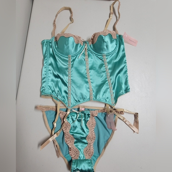 Sophie b NWT satin Lace Bustier Corset And Matching Panty Set. - Picture 1 of 13